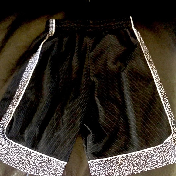 Boys Youth Large 10-12 Nike Shorts - Picture 3 of 3